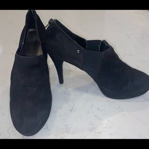 NATURALIZER Black Suede Bootie - 9.5, 4 inch heel